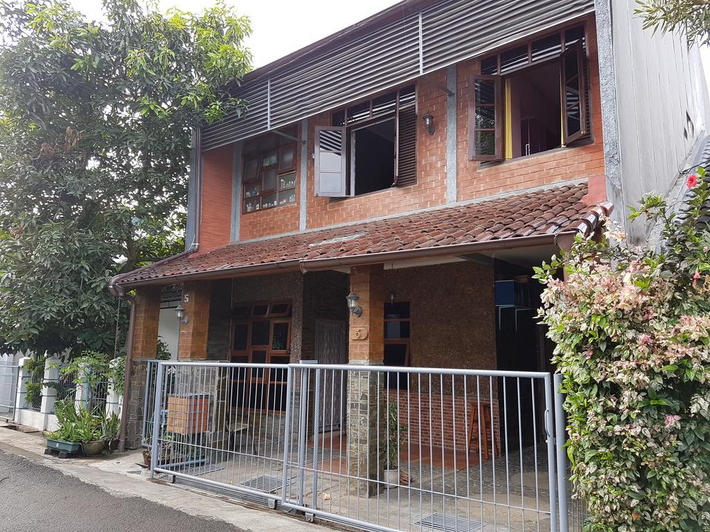 The Brick House Apartment Bandung Exterior photo